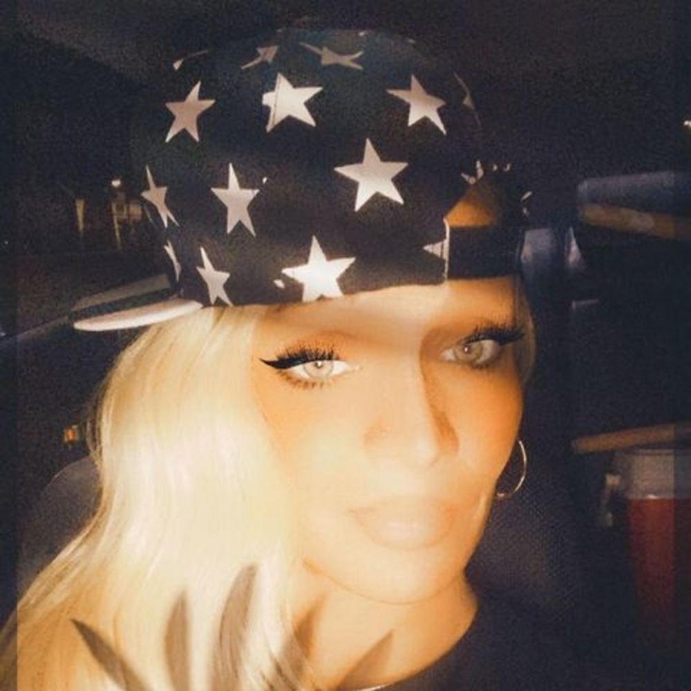 Meet your Posher, Steph